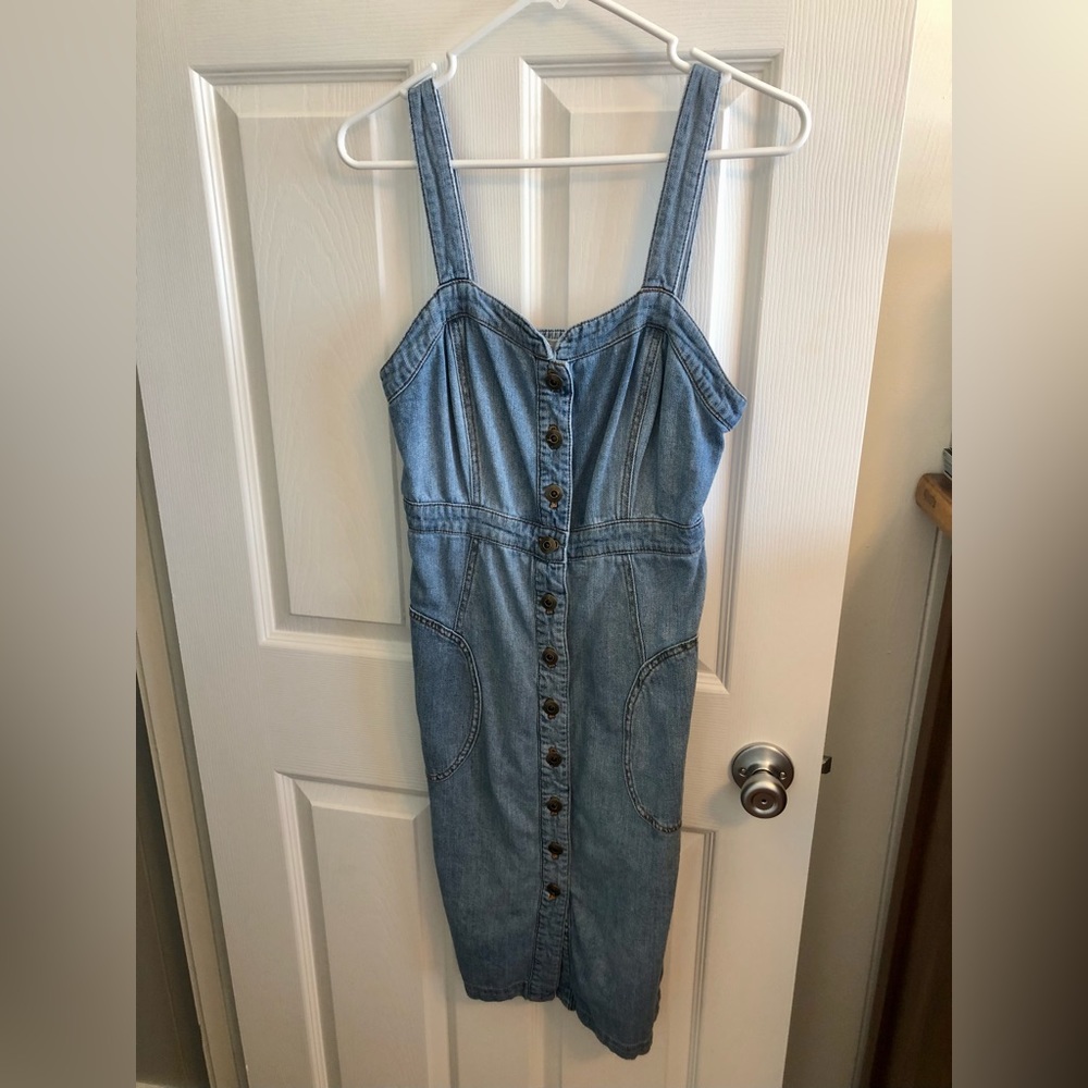 Pilcro and the Letterpress denim button down jumper dress with pockets. Size 6.